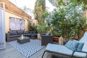 Atypical apartment old town in Cannes large terrace